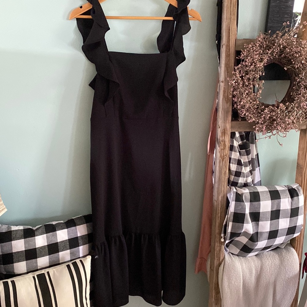 BCBG MIDI BLACK DRESS